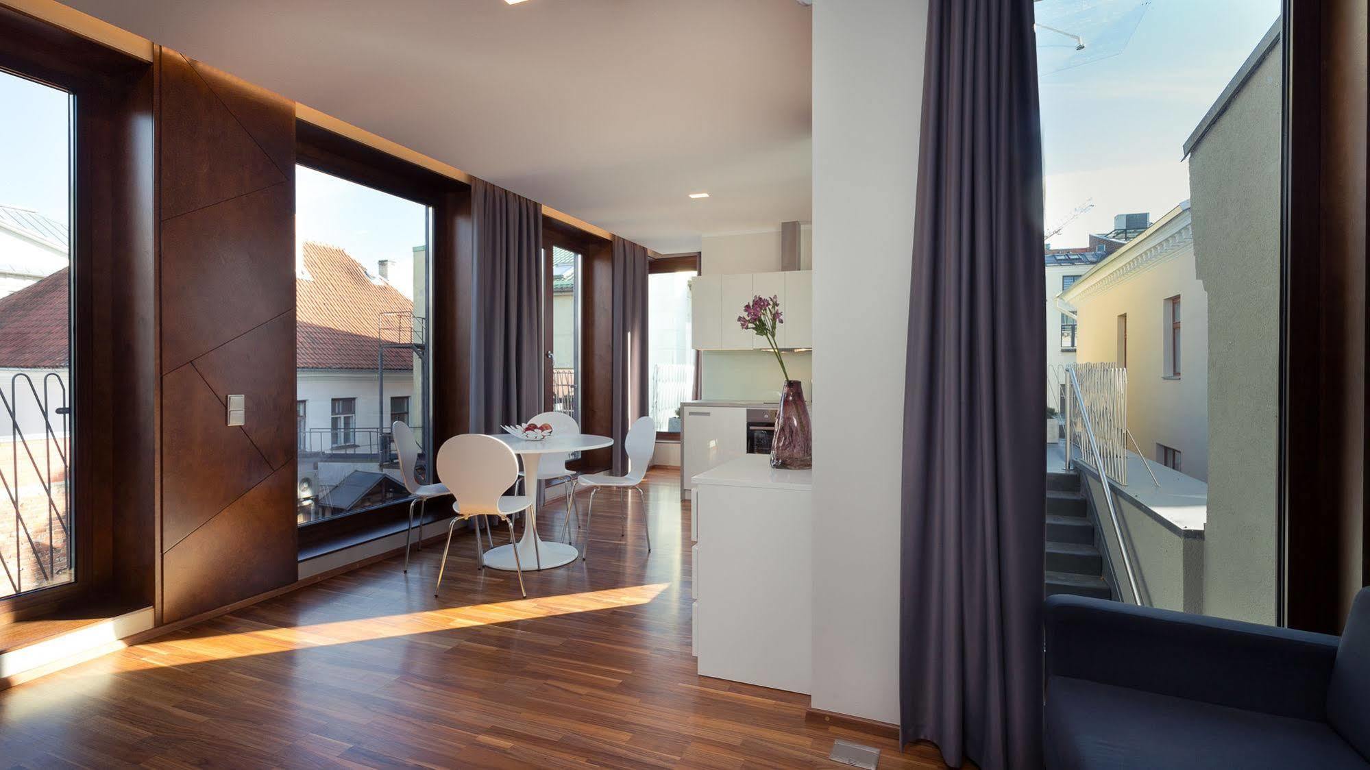 Konrad Old Town Aparthotel Тарту Екстер'єр фото